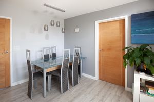 6 Hillside_Dining Room- click for photo gallery